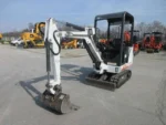 BOBCAT 320 + 3 GODETS – Mini Pelle 1.5T